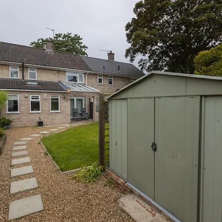 Spacious Relaxing Home Garden Access. Norwich Exterior photo