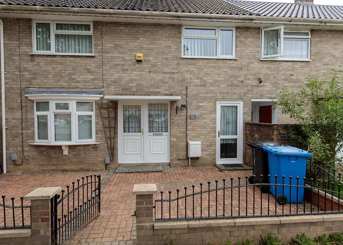 Spacious Relaxing Home Garden Access.