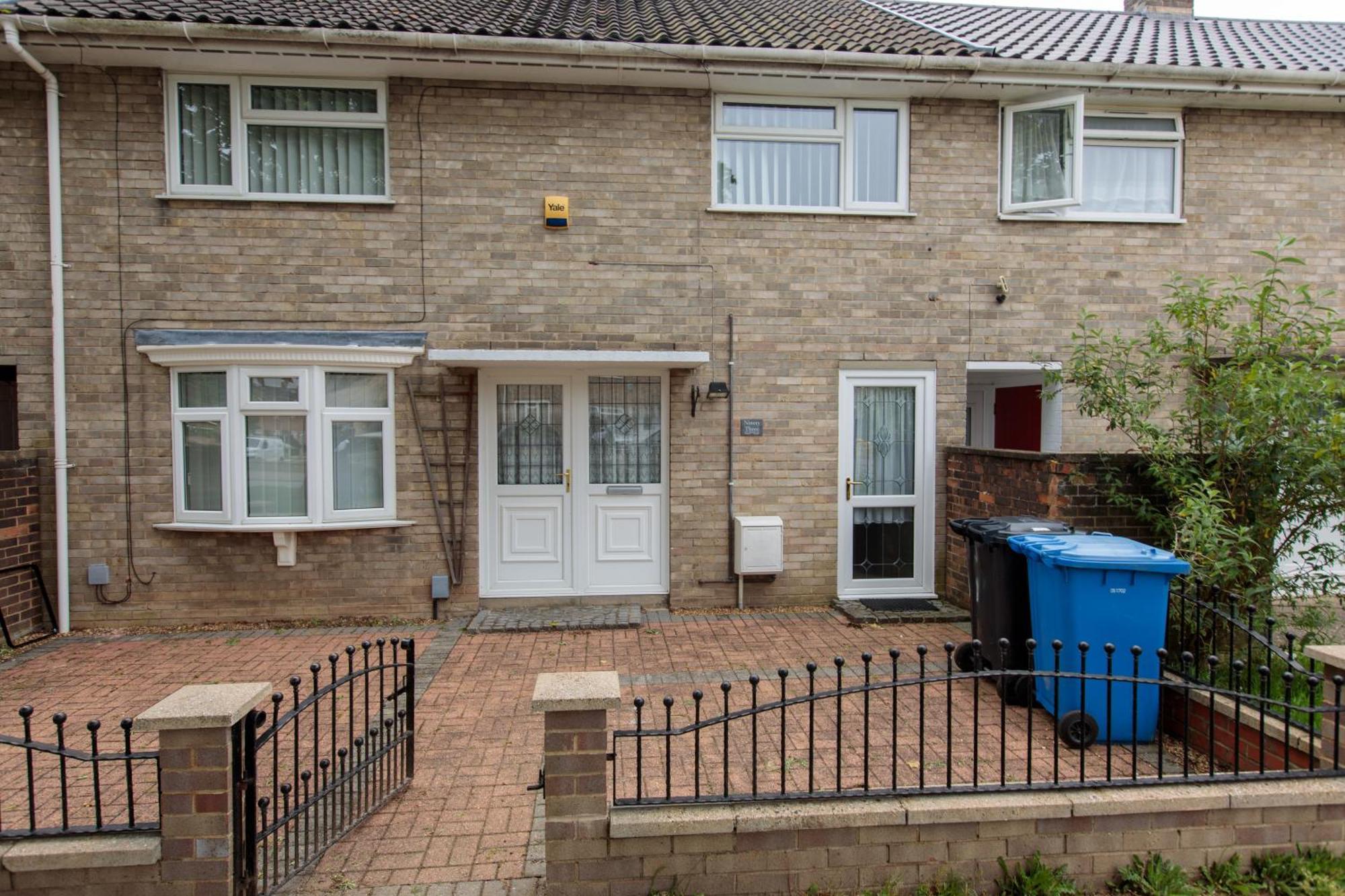 Holiday home Spacious Relaxing Garden Access.